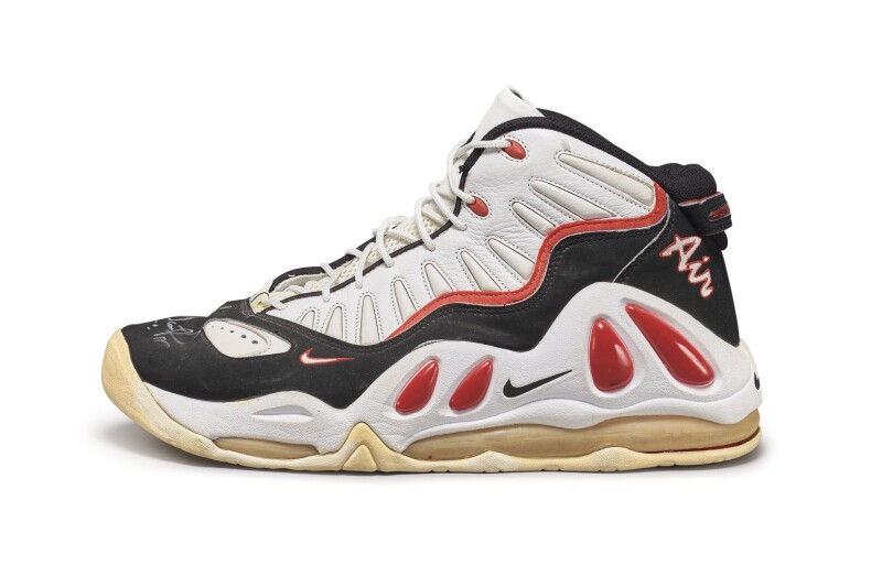 Nike Vintage Nike Scottie Pippen Game Worn Dual Signed Air Max Uptempo Iii  Player Exclusive Sample Memorabilia Available For Immediate Sale At  Sotheby'S